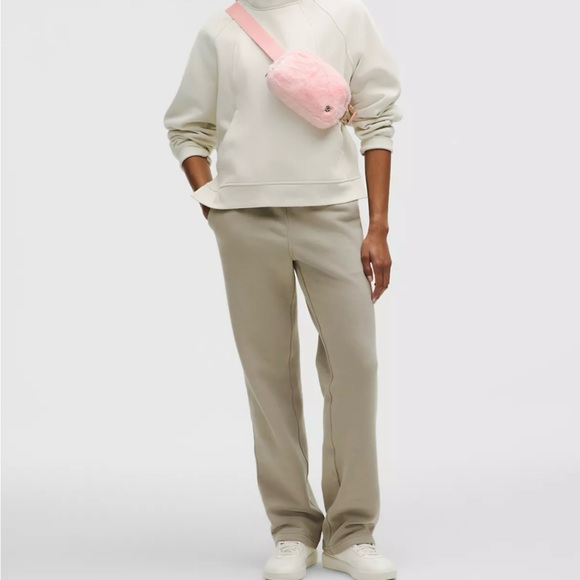 LULULEMON Unisex Everywhere Belt Bag Plush Fleece O/S STRAWBERRY MILKSHAKE $68 - Picture 10 of 10